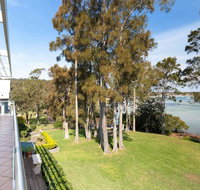Unit 1 44 Danalene Pde fantastic waterfront property with air con - Mackay Tourism