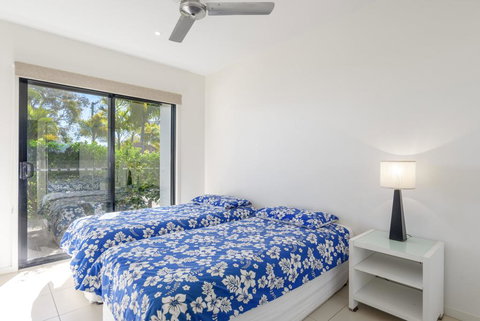 Unit 5 Rainbow Surf - Modern, Double Storey Townhouse With Large Shared Pool, Close To Beach And Shop - Mackay Tourism 3