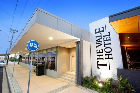 Vale Hotel - Mackay Tourism 1