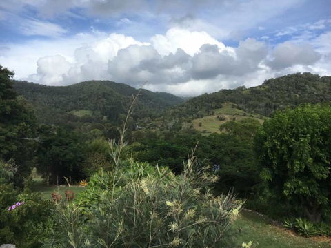 Valley View Cottages - Mackay Tourism 0