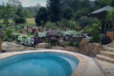 Valley View Cottages - Mackay Tourism 2