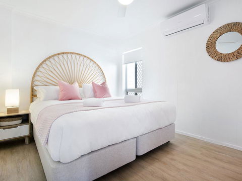 Ventura Beach Motel 2 Bed Poolside - Unit 4 - Mackay Tourism 0