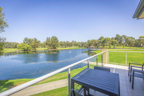 Villa On The Green - Mackay Tourism 2