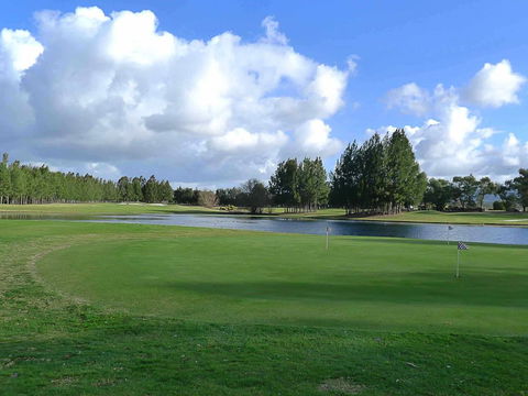 Villa On The Green - Mackay Tourism 3