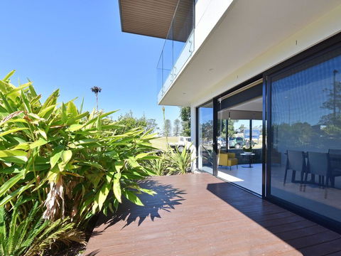 Villa Sorrento Waterside At Trinity Point - Mackay Tourism 2