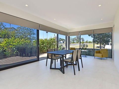 Villa Sorrento Waterside At Trinity Point - Mackay Tourism 1