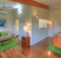Village Stays Coldstream Gallery Apartment - Mackay Tourism