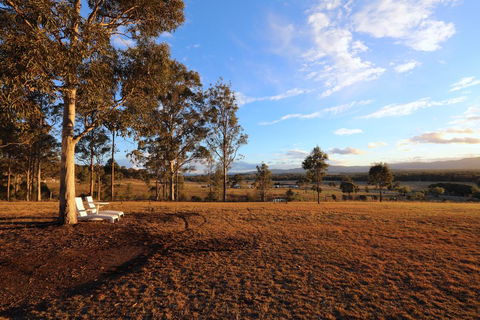 Vineyard Hill Resort - Mackay Tourism 1