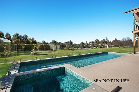 Vineyard Views - Mackay Tourism 3