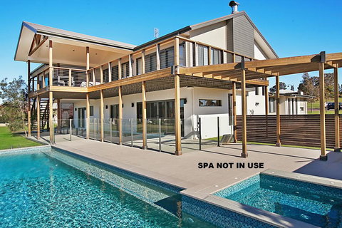 Vineyard Views - Mackay Tourism 1