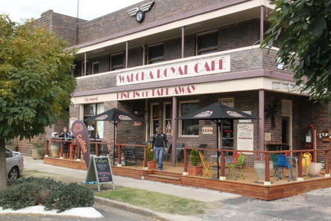 Walcha Royal Cafe & Accommodation - Mackay Tourism 0