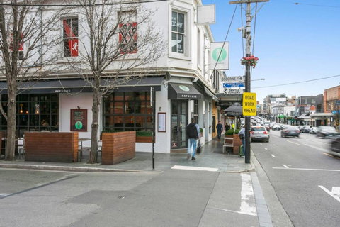 Walk To The MCG, The Tan, Botanic Gardens & Train - Mackay Tourism 3