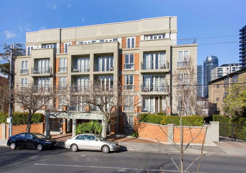 Walk To The MCG, The Tan, Botanic Gardens & Train - Mackay Tourism 0