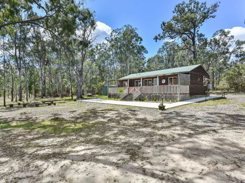 Wallaby Cottage - Cute Accom In Bushland Setting - Mackay Tourism 1