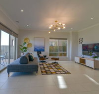 Waterfront Grand Villa for Big Group - Mackay Tourism