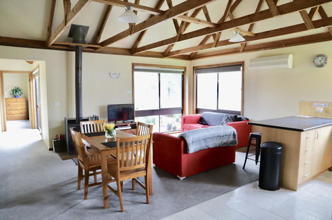 Red Ceder Cottage - Great Ocean Road - Port Campbell - Mackay Tourism 12