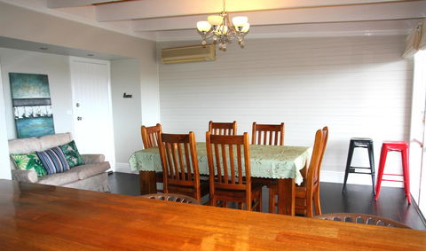 Beautiful View House - Mackay Tourism 8