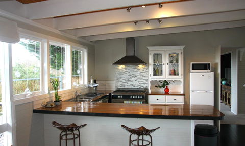 Beautiful View House - Mackay Tourism 5