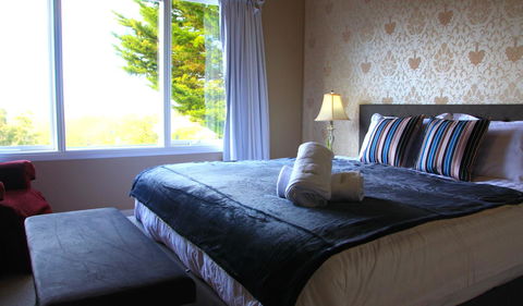 Beautiful View House - Mackay Tourism 13
