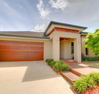 Newington Lakehouse - Mackay Tourism