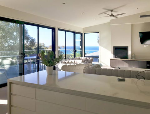 Lorne Sea View Terrace House - Mackay Tourism 3