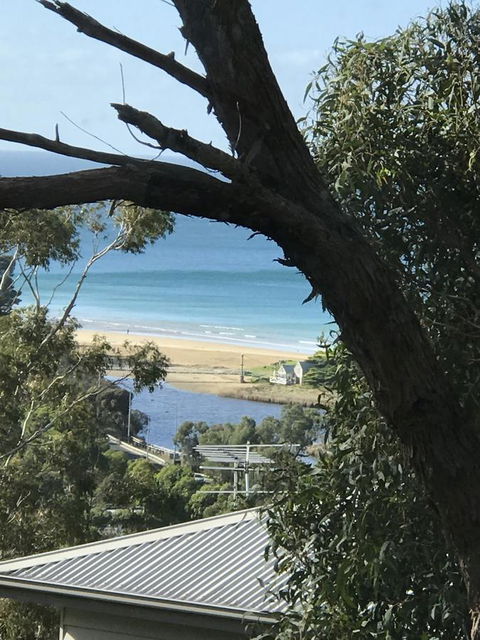 Lorne Sea View Terrace House - Mackay Tourism 13