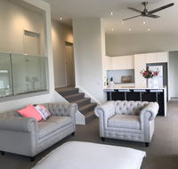 Lorne Sea View Terrace house - Mackay Tourism