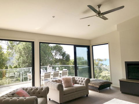 Lorne Sea View Terrace House - Mackay Tourism 20