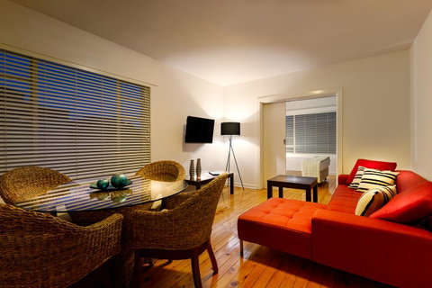 Crest On Barkly Serviced Apartments - Mackay Tourism 8