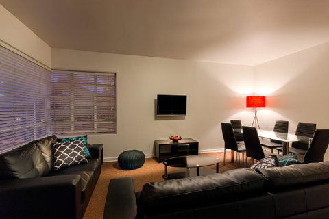Crest On Barkly Serviced Apartments - Mackay Tourism 6