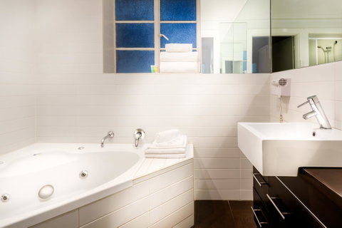 Crest On Barkly Serviced Apartments - Mackay Tourism 2