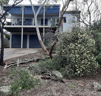 Elevated Holiday House Overlooks Tranquil Wetlands - Mackay Tourism