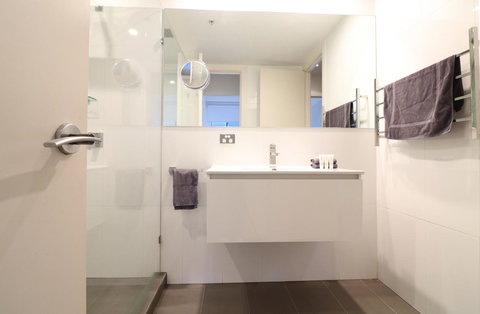 Majorca Magic On Flinders Lane - Rejuvenate Stays - Mackay Tourism 16