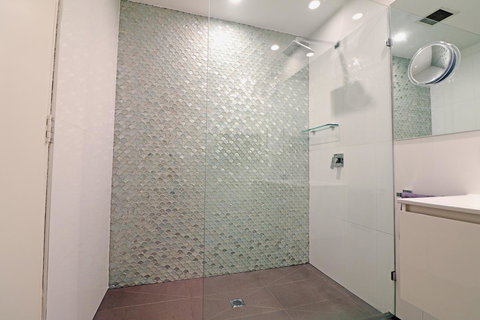 Majorca Magic On Flinders Lane - Rejuvenate Stays - Mackay Tourism 15