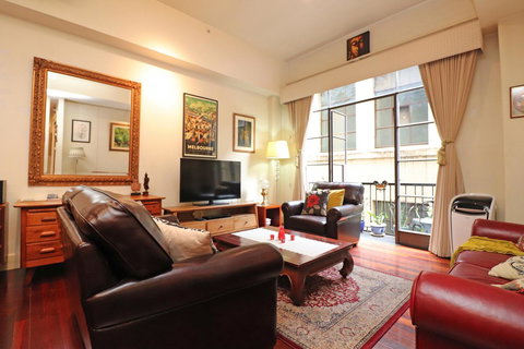 Majorca Magic On Flinders Lane - Rejuvenate Stays - Mackay Tourism 30