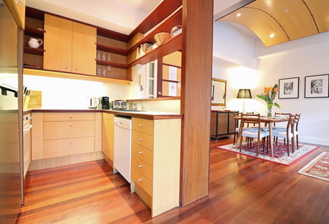 Majorca Magic On Flinders Lane - Rejuvenate Stays - Mackay Tourism 4