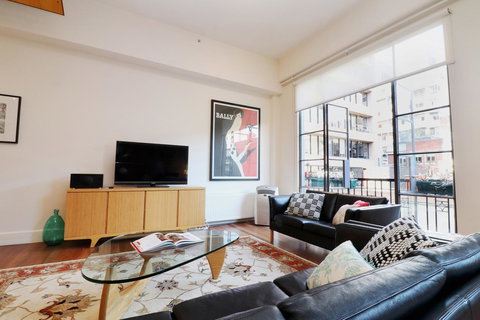 Majorca Magic On Flinders Lane - Rejuvenate Stays - Mackay Tourism 20