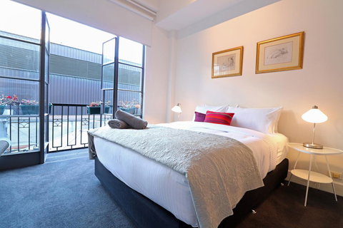 Majorca Magic On Flinders Lane - Rejuvenate Stays - Mackay Tourism 12