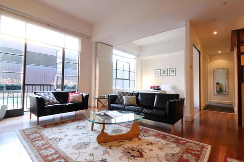 Majorca Magic On Flinders Lane - Rejuvenate Stays - Mackay Tourism 7