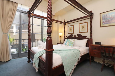 Majorca Magic On Flinders Lane - Rejuvenate Stays - Mackay Tourism 27