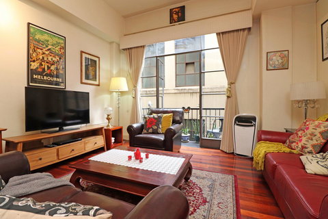 Majorca Magic On Flinders Lane - Rejuvenate Stays - Mackay Tourism 25