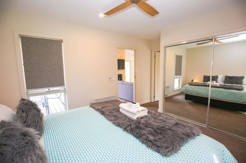 Amber Mist Villa Two - Mackay Tourism 11