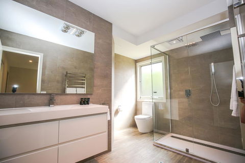 Amber Mist Villa Two - Mackay Tourism 10