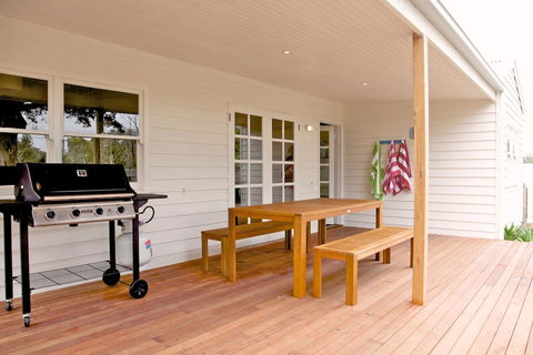 Sorrento Beach Cottages No. 2 - In The Heart Of Sorrento - Mackay Tourism 2