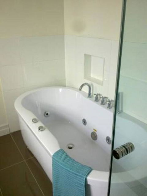 Sorrento Beach Cottages No. 2 - In The Heart Of Sorrento - Mackay Tourism 4