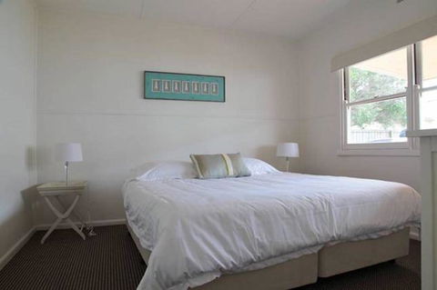 Sorrento Beach Cottages No. 2 - In The Heart Of Sorrento - Mackay Tourism 7