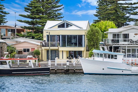Edge17 Port Fairy Wharf - Mackay Tourism 14