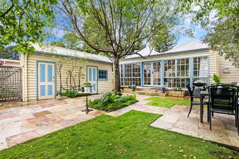 Edge17 Port Fairy Wharf - Mackay Tourism 2