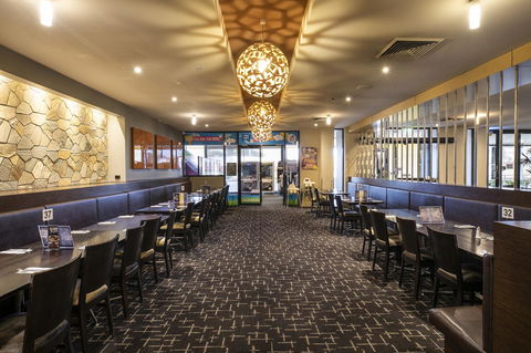 Nightcap At Excelsior Hotel - Mackay Tourism 28