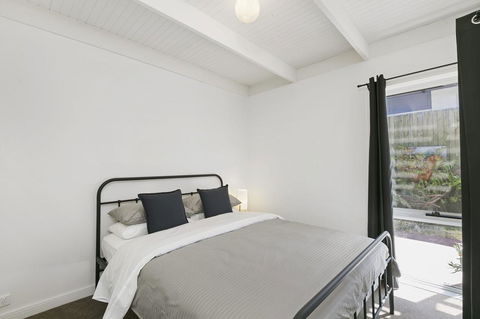 Mysa Anglesea Sleeps 7 WiFi SmartTV Cafes Shops - Mackay Tourism 8